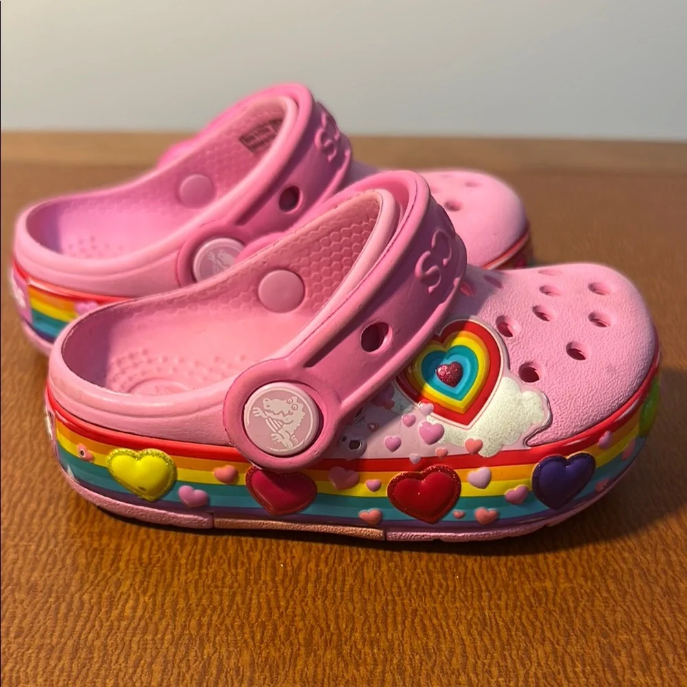 CROCS Kids Pink Slippers with Rainbow‎ Hearts